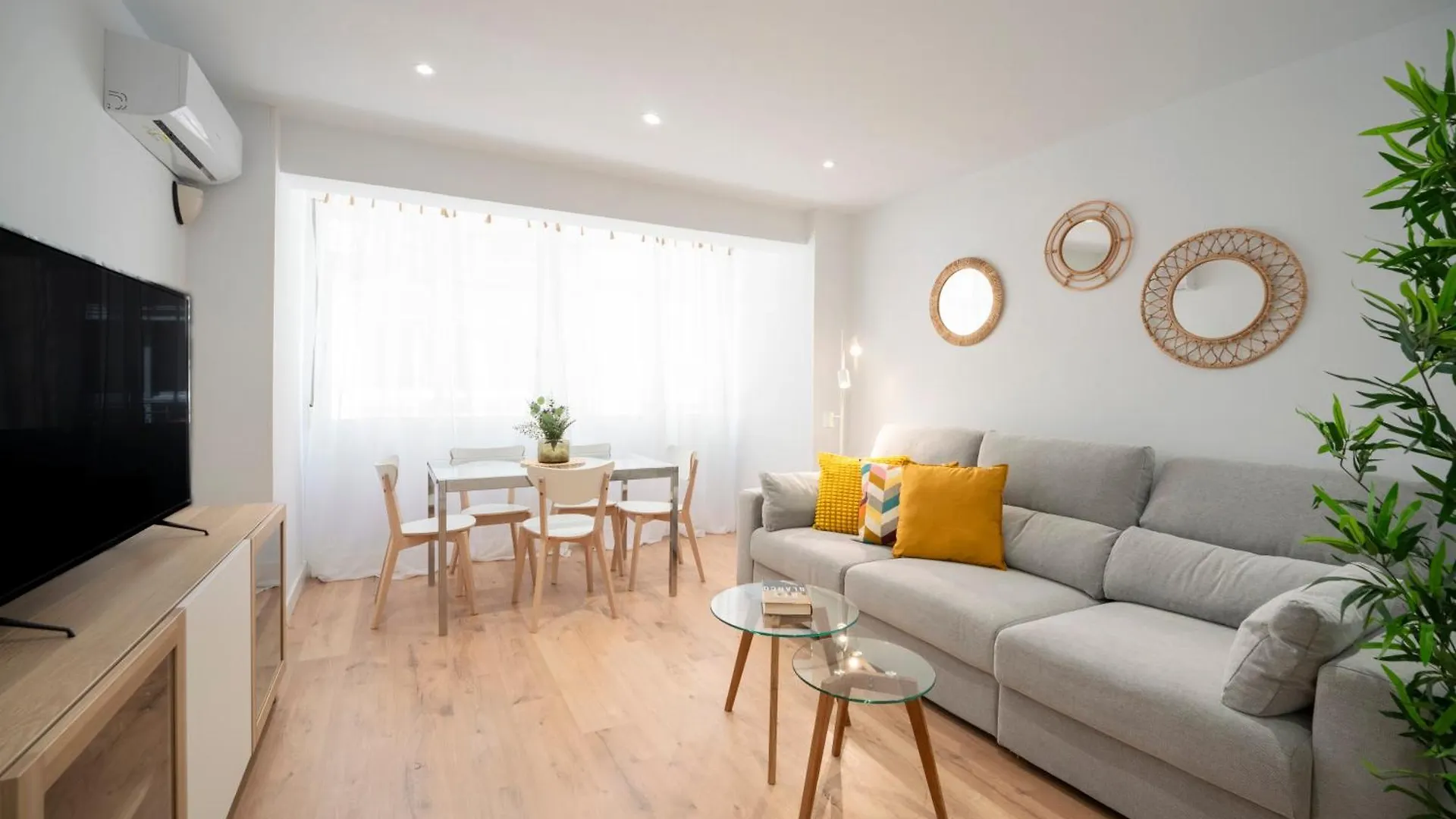 Ronda Suites Junto Estacion Tren Y Hospitales Granada Apartment