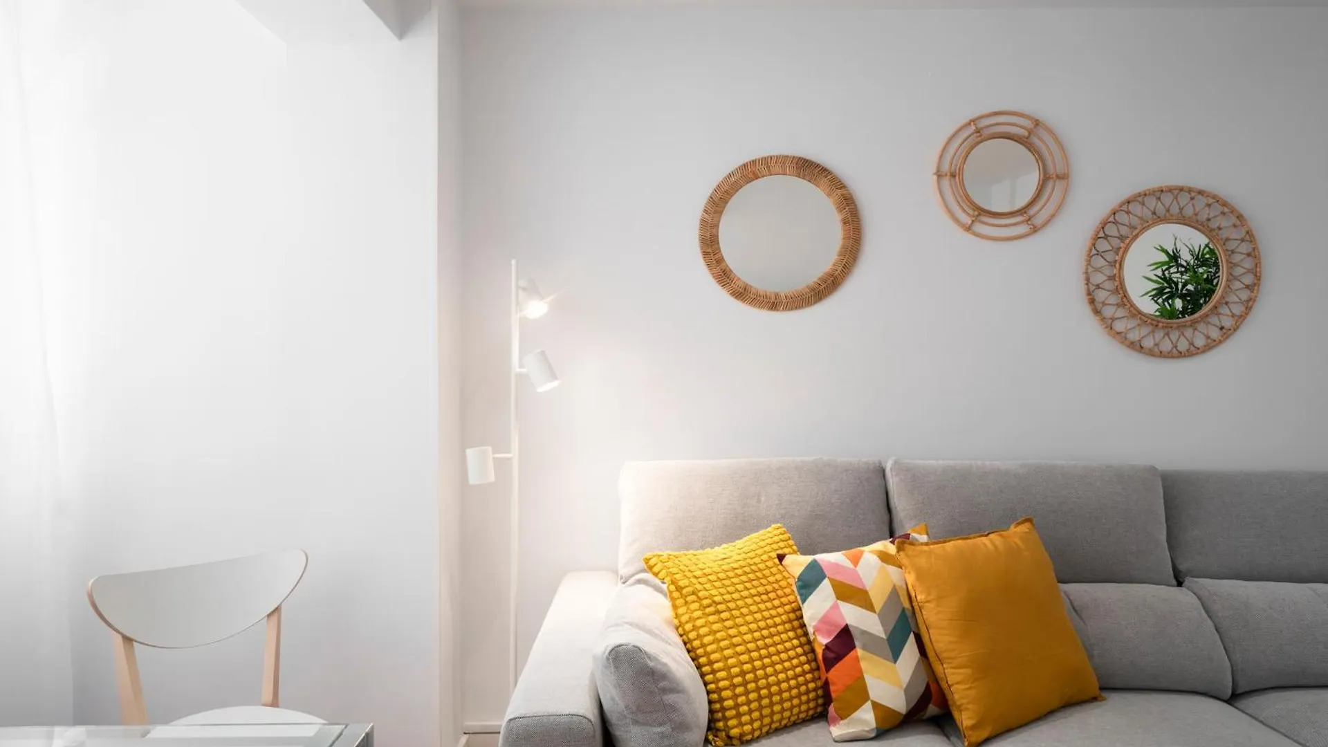 Ronda Suites Junto Estacion Tren Y Hospitales Granada Apartment