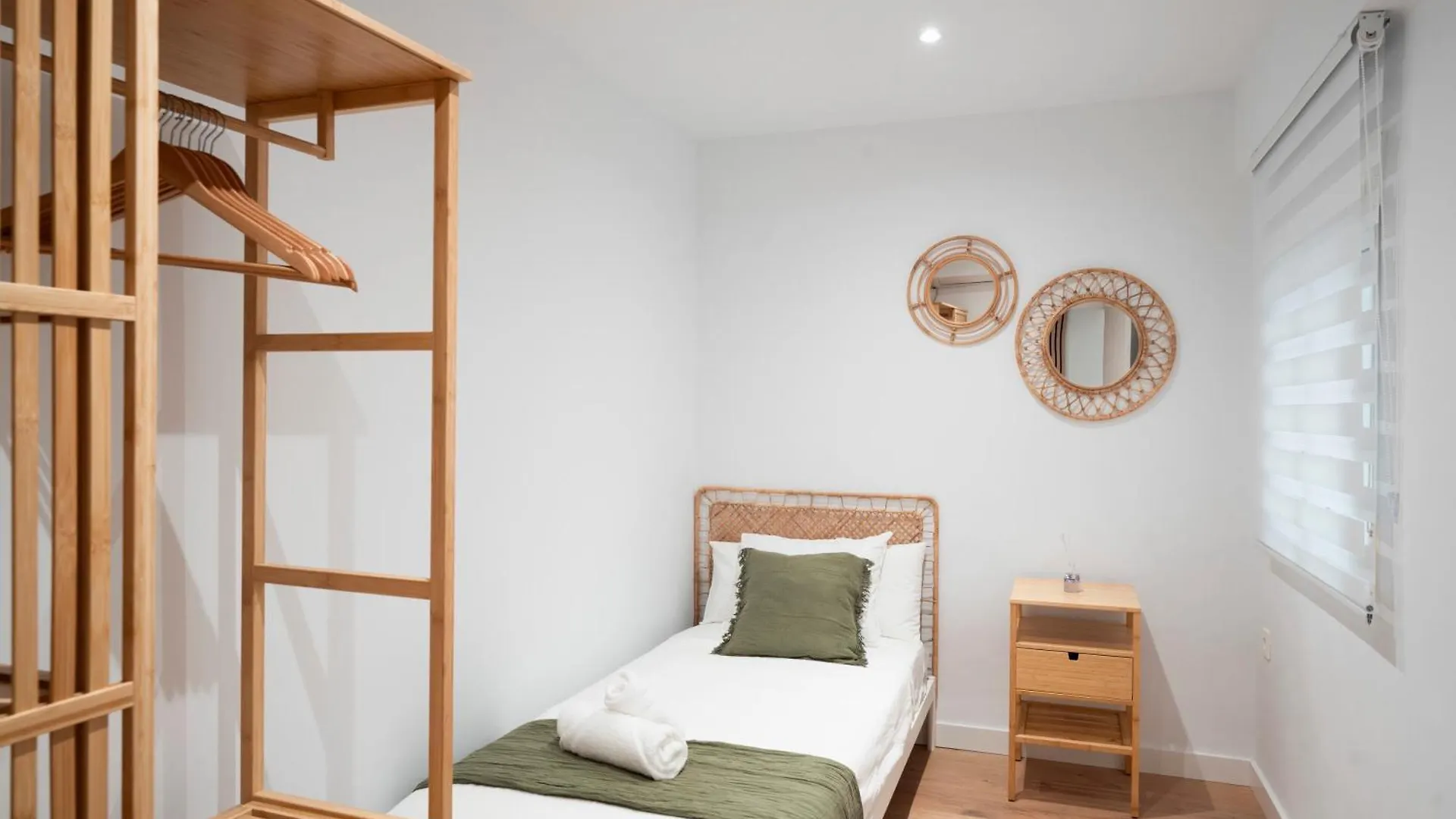 Ronda Suites Junto Estacion Tren Y Hospitales Granada Apartment